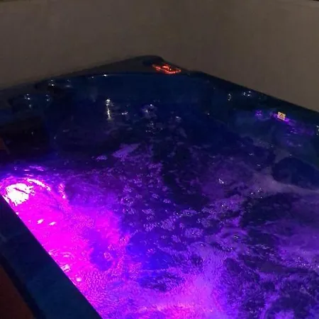 Beach, Penthouse And Jacuzzi アパート *