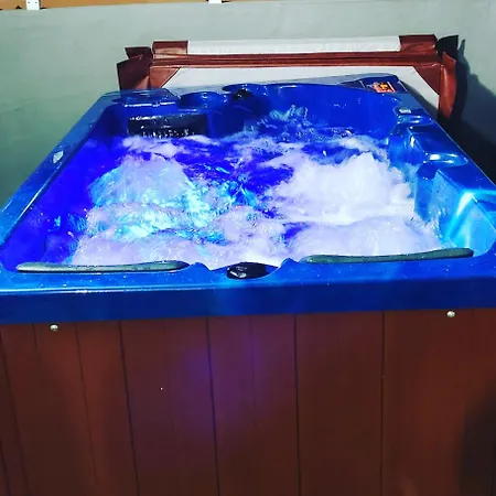 Beach, Penthouse And Jacuzzi アパート